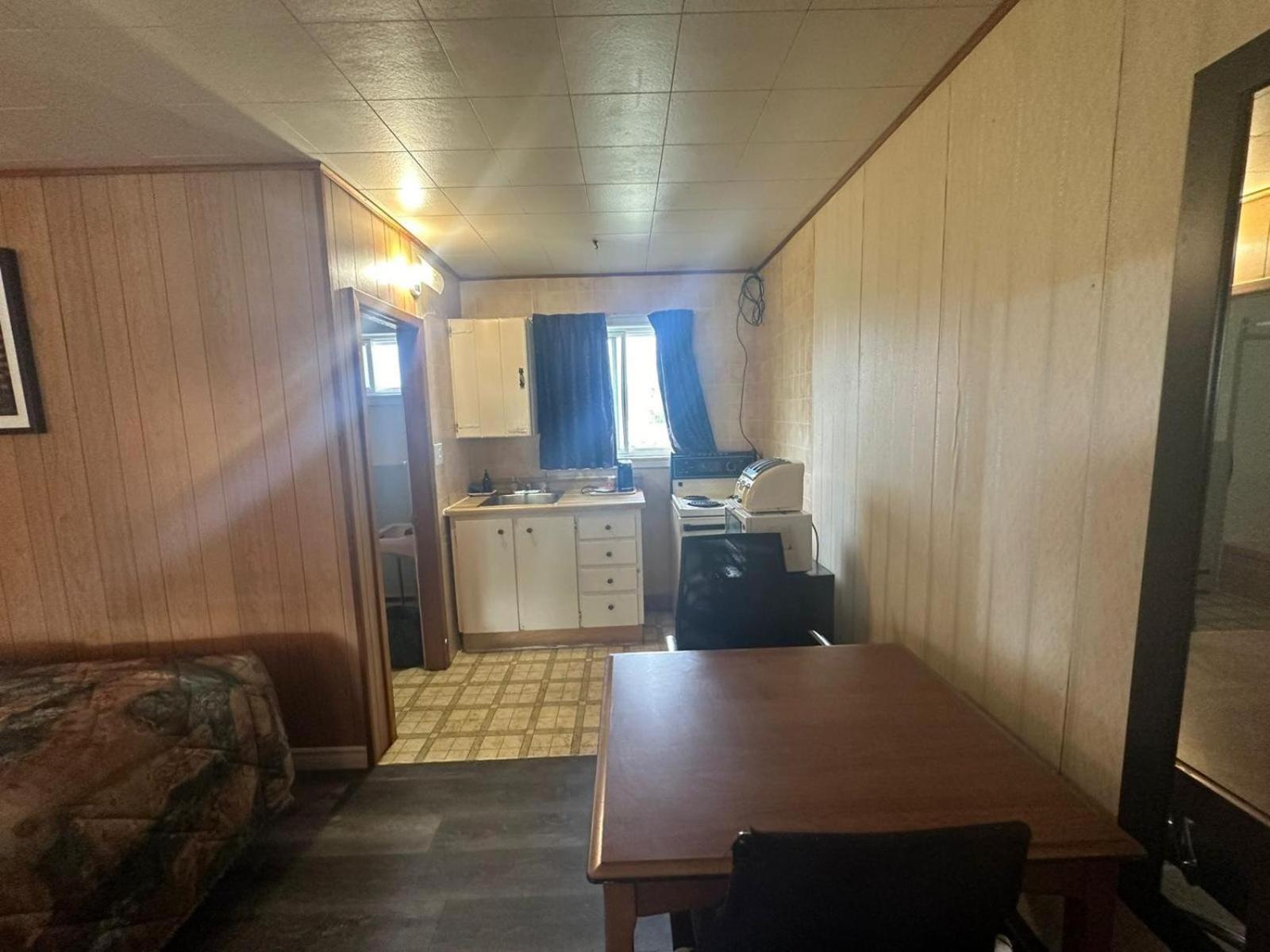 Pine Ridge Motel Timmins Exterior foto